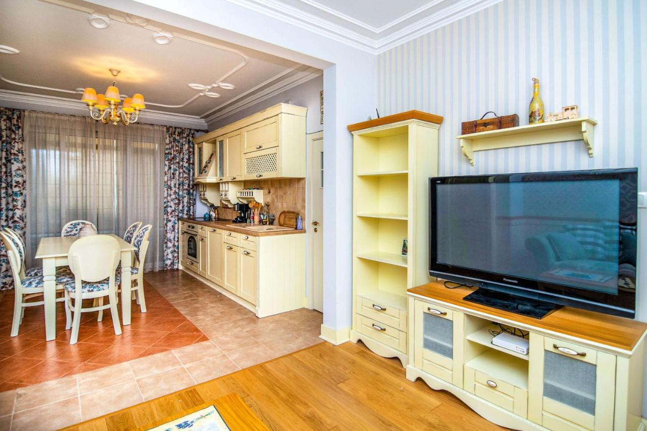 Апартаменти Central Shabby Chic Flat Close To Paid Parking Варна Екстер'єр фото