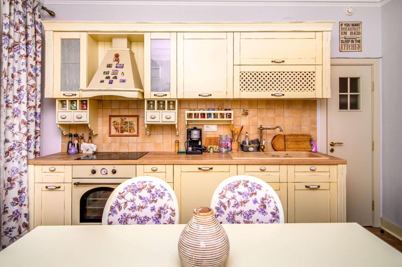 Апартаменти Central Shabby Chic Flat Close To Paid Parking Варна Екстер'єр фото